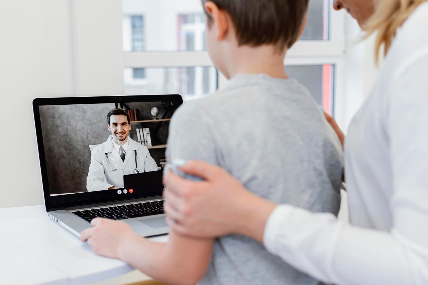 Telemedicina em Pediatria: Como o Atendimento à Distância Está Transformando o Cuidado Infantil